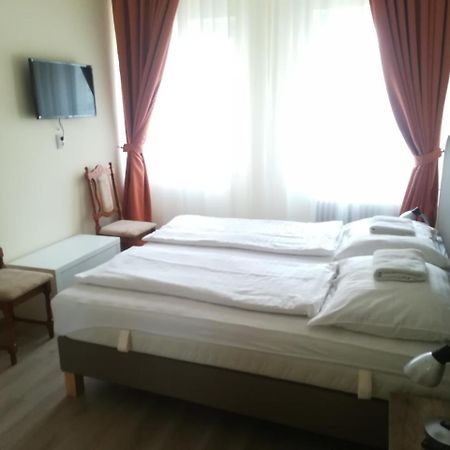 Hotel Aldos Panzio à Farád Extérieur photo