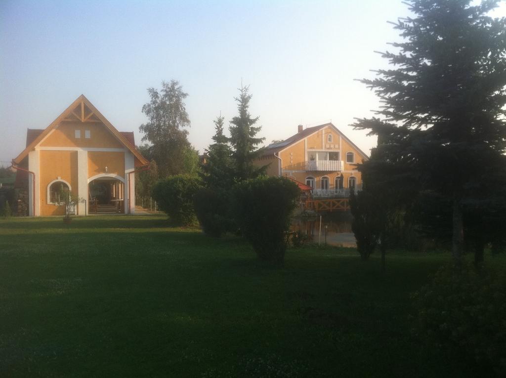 Hotel Aldos Panzio à Farád Extérieur photo
