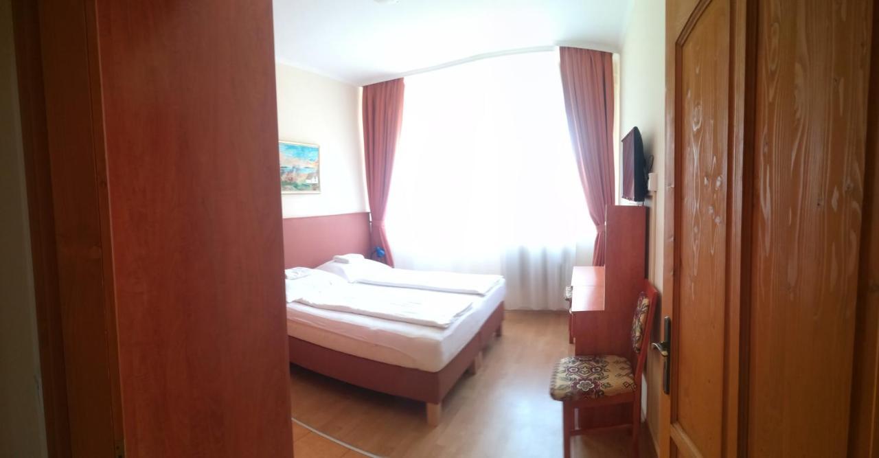 Hotel Aldos Panzio à Farád Extérieur photo