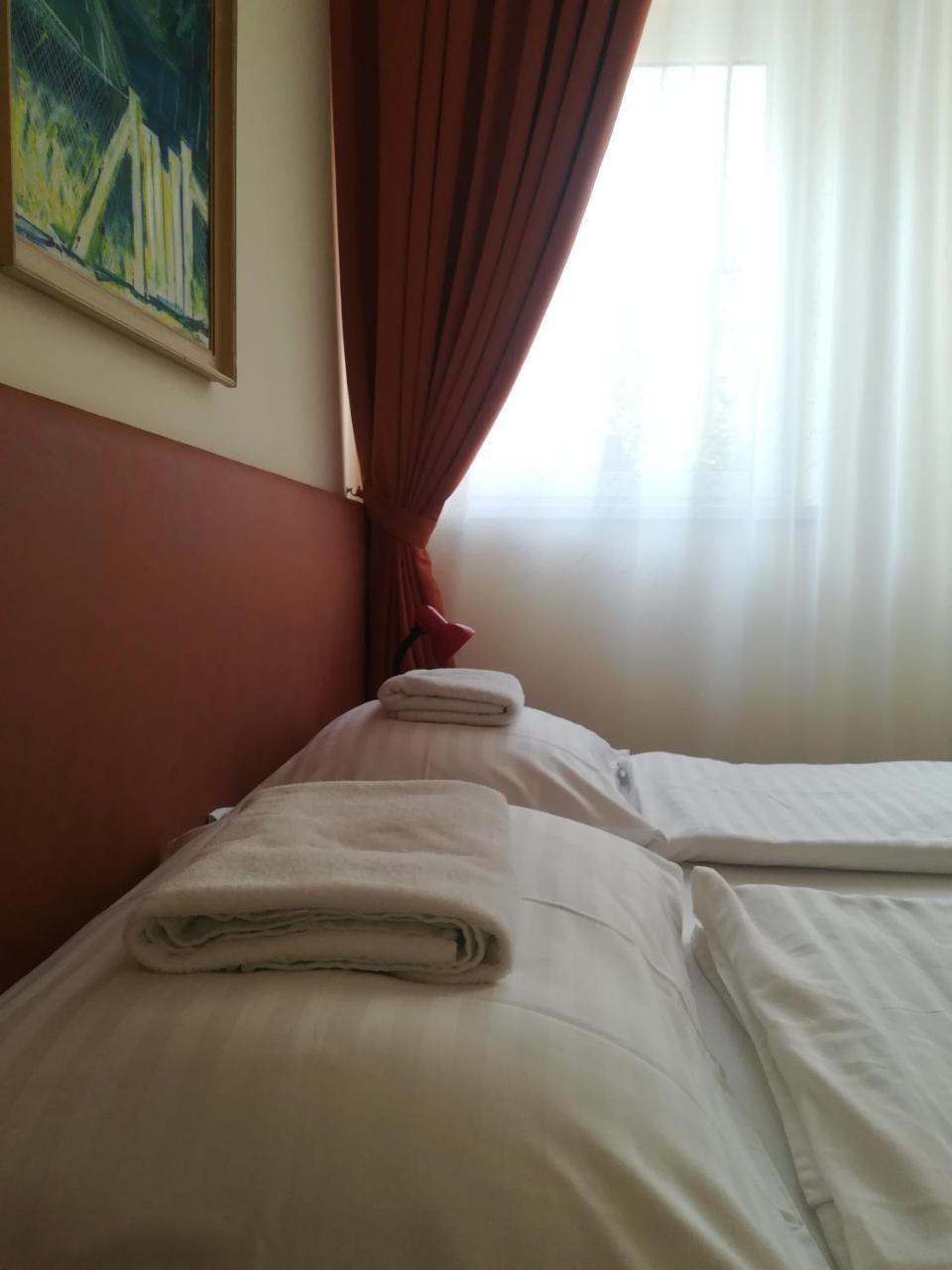 Hotel Aldos Panzio à Farád Extérieur photo