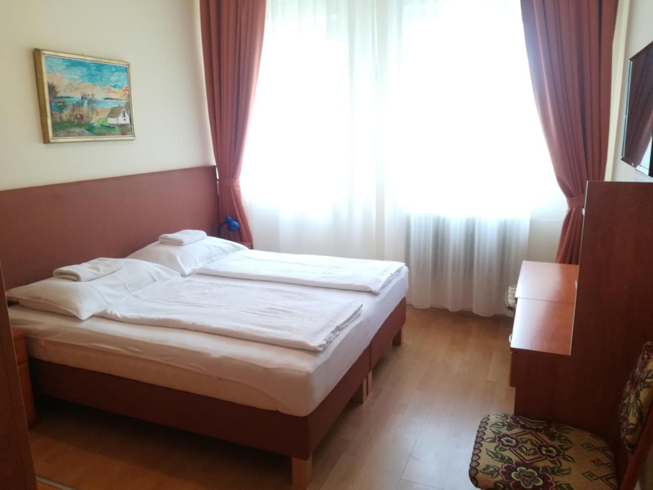 Hotel Aldos Panzio à Farád Extérieur photo