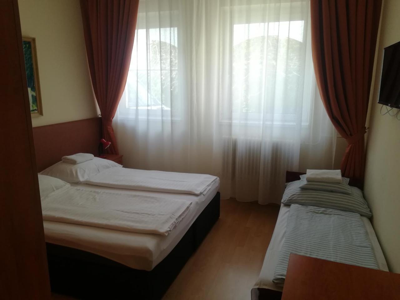 Hotel Aldos Panzio à Farád Extérieur photo